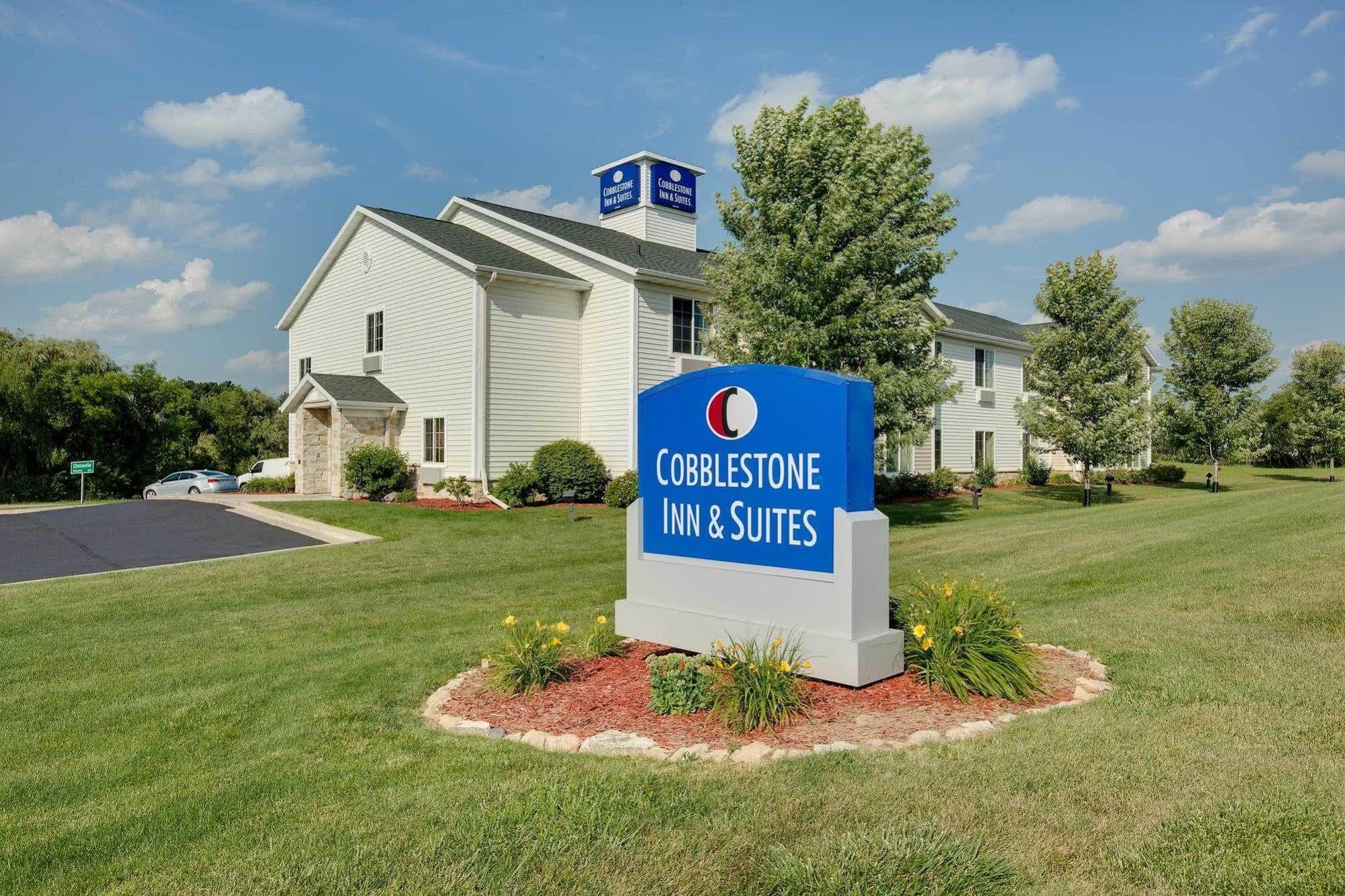 Cobblestone Inn & Suites - Clintonville Exterior foto